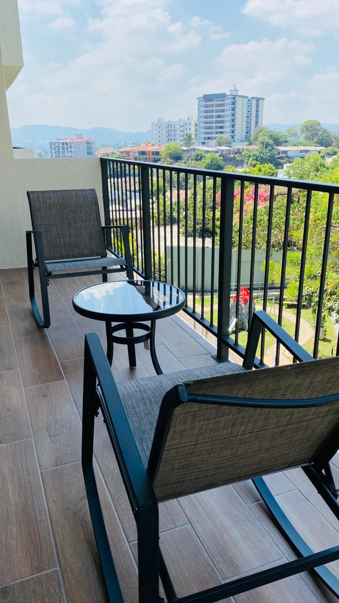 Entire Beautiful Condo With Rooftop Pool And Gym San Salvador Bagian luar foto